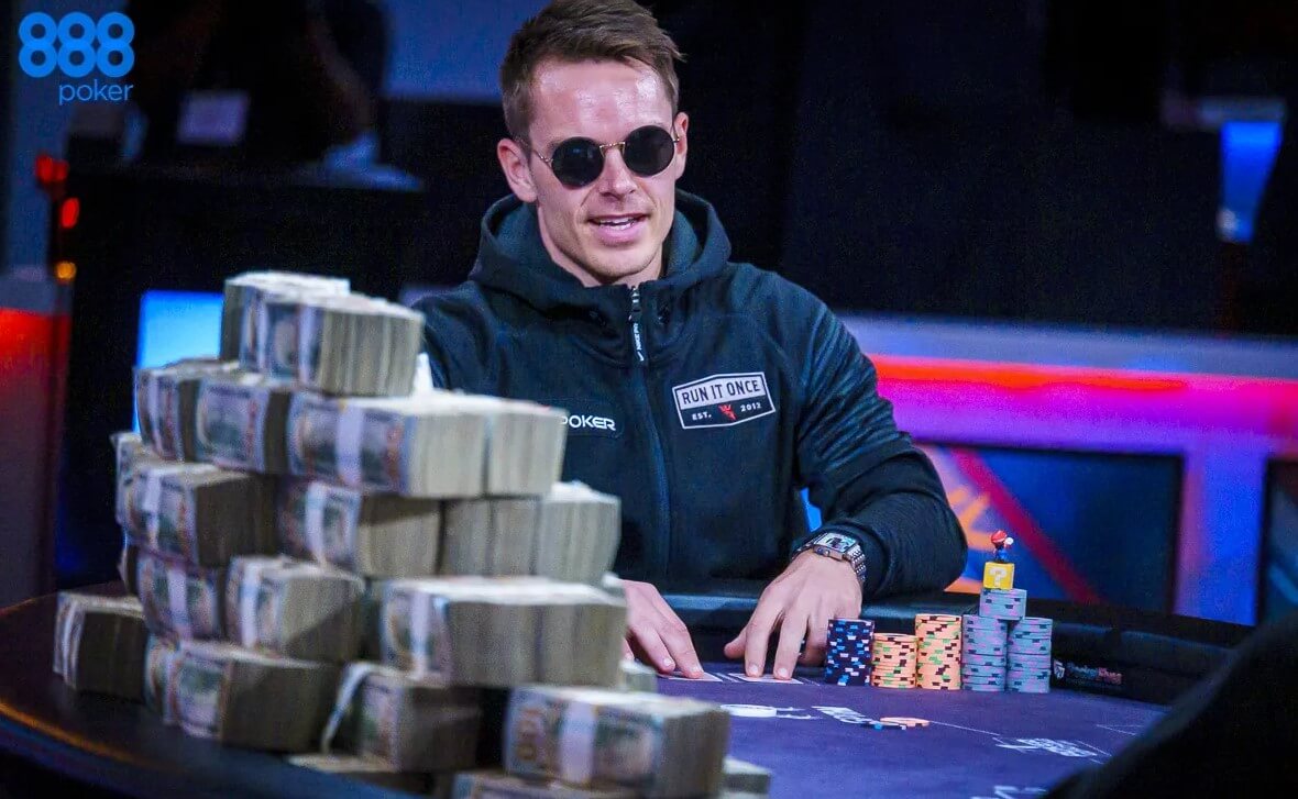 Espen Jorstad mit Sonnebrille beim Poker