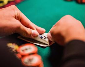 Tells beim Online Poker: 7 Schlüsselkonzepte, die Sie kennen sollten!