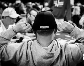 10 Tipps für den Fall, dass sich ein Pokerprofi an Ihren Tisch setzt!
