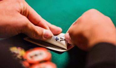Tells beim Online Poker: 7 Schlüsselkonzepte, die Sie kennen sollten!